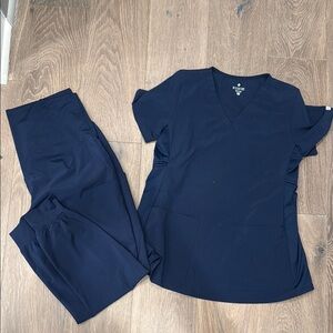 Medcouture Pregnancy Scrub Set